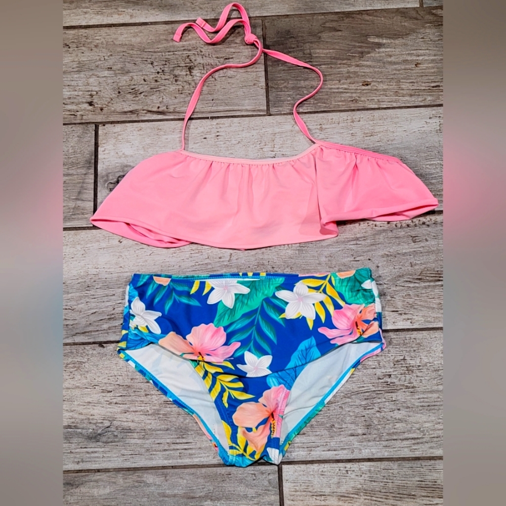 Womens 2 piece swimsuit size 11-12, Ruffled top , tropical bottom print
